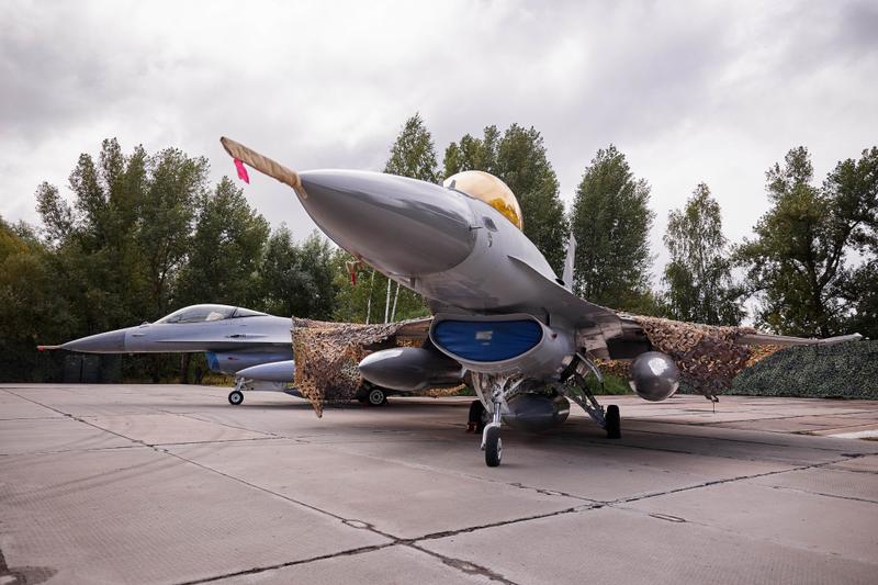 Avioane F-16