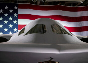 Bombardierul SUA B-21 Raider