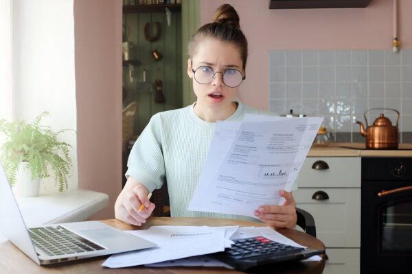 Ce faci dacă rata începe să îți ocupe prea mult din venitul lunar
