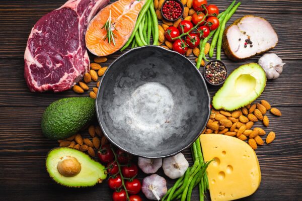 Dieta pentru slăbit fără foame: cum combini proteinele, fibrele și grăsimile sănătoase