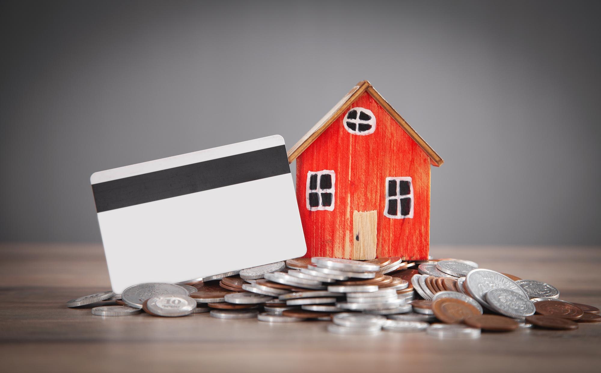 Cardul de credit îți poate reduce suma pe care o poți lua pentru locuință?